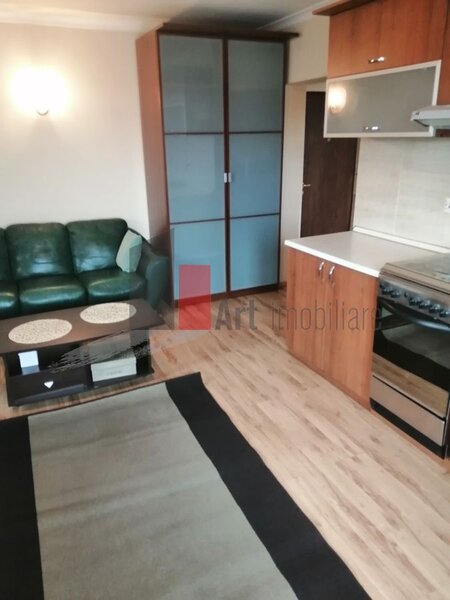 Unirii, Octavian Goga, garsoniera.